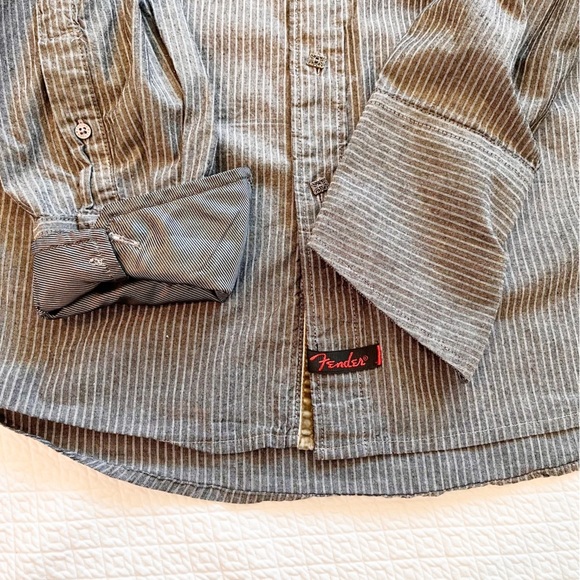 Fender by Rock & Roll Religion Gray Striped Button Down Shirt Size Medium - Picture 2 of 10